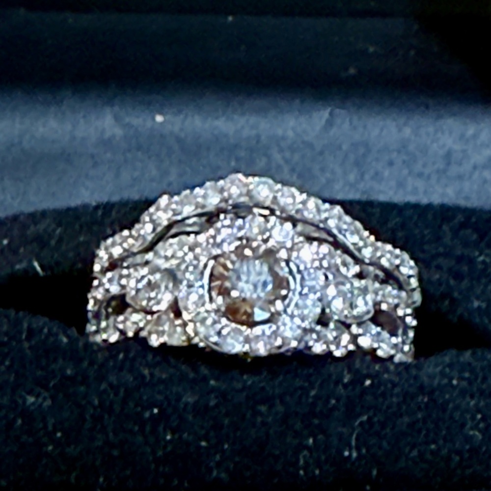 Diamond Engagement Bridal Set
14k white gold and diamonds 1.25 TCW